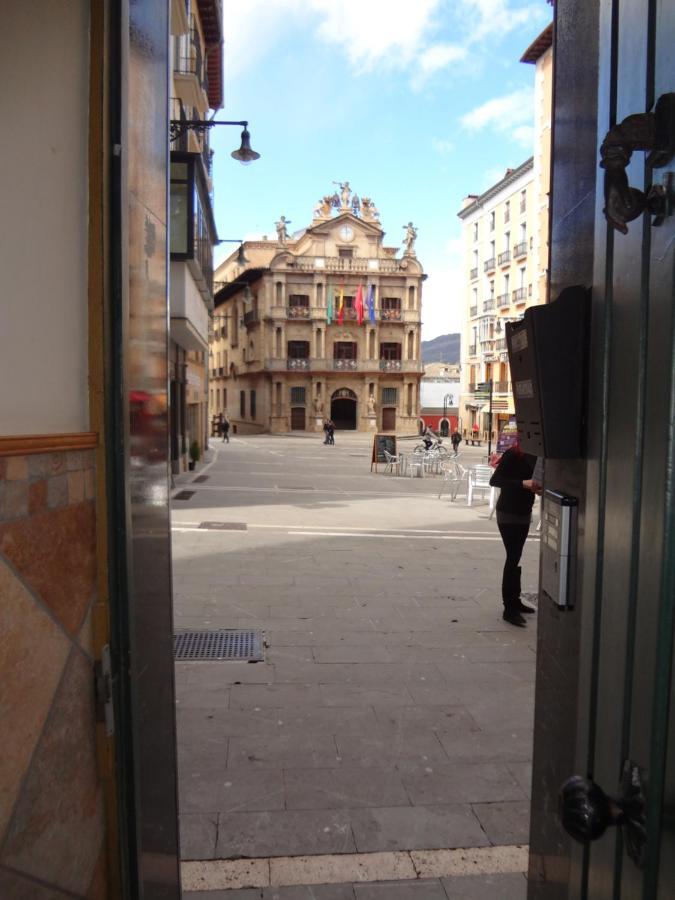Atico En La Plaza Del Ayuntamiento Apartment Pamplona Exterior photo